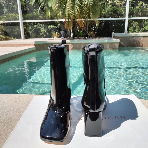 Good American square toe heeled ankle booties - Picture 7 of 8